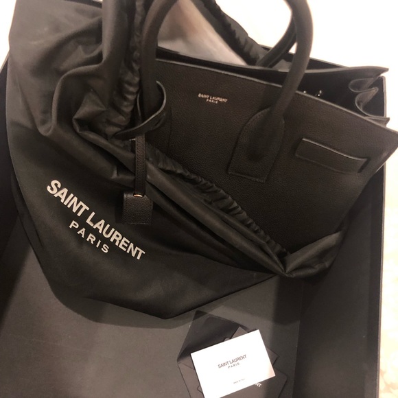 Classic Sac De Jour Small in Grained Leather - Picture 2 of 6